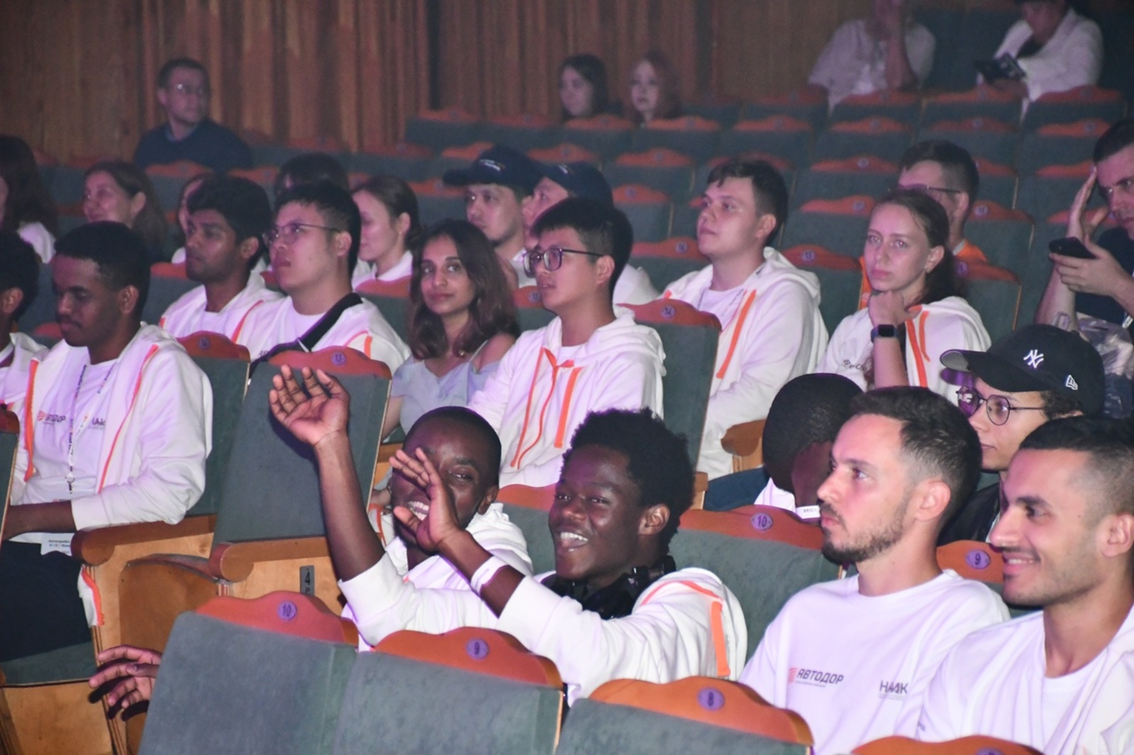 Күңелдәребеҙ һәр кемгә лә асыҡ