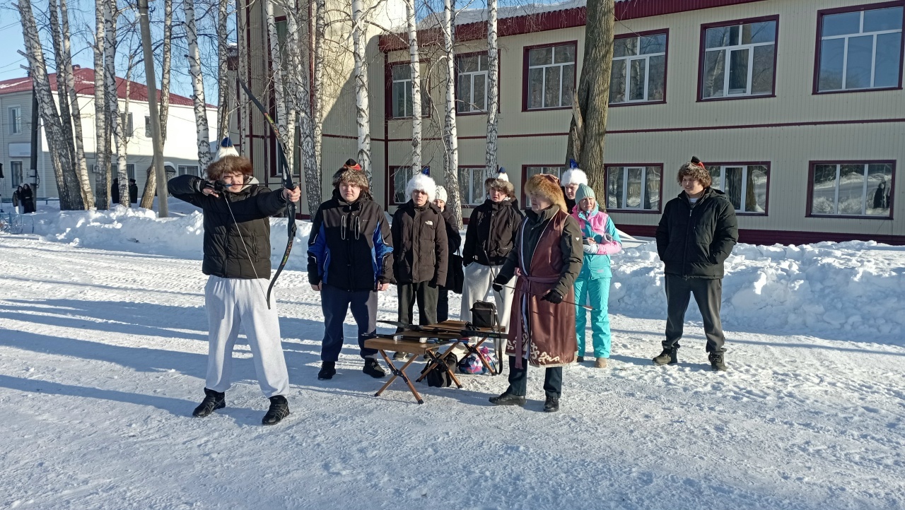 Көмөш сылбыр менән бәйләнгән