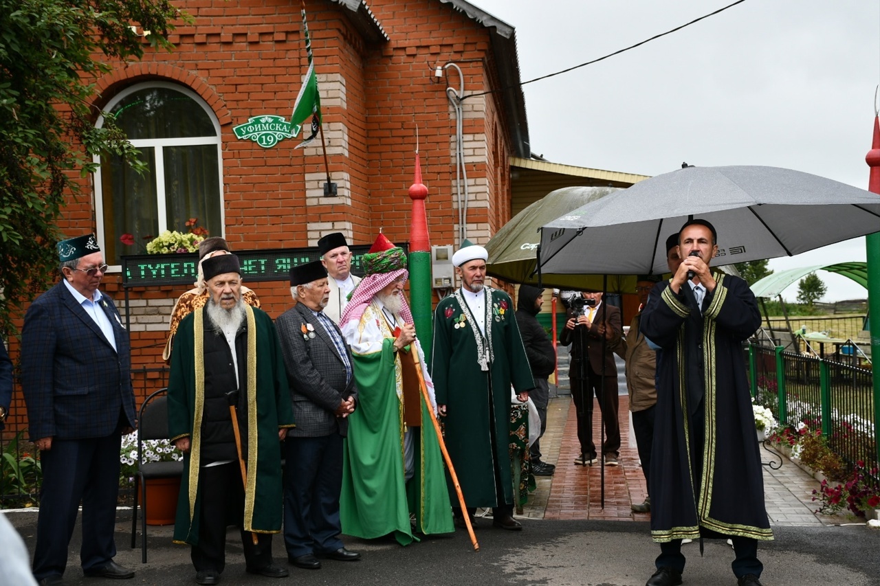 Имам йортоноң иҫтәлекле байрамы