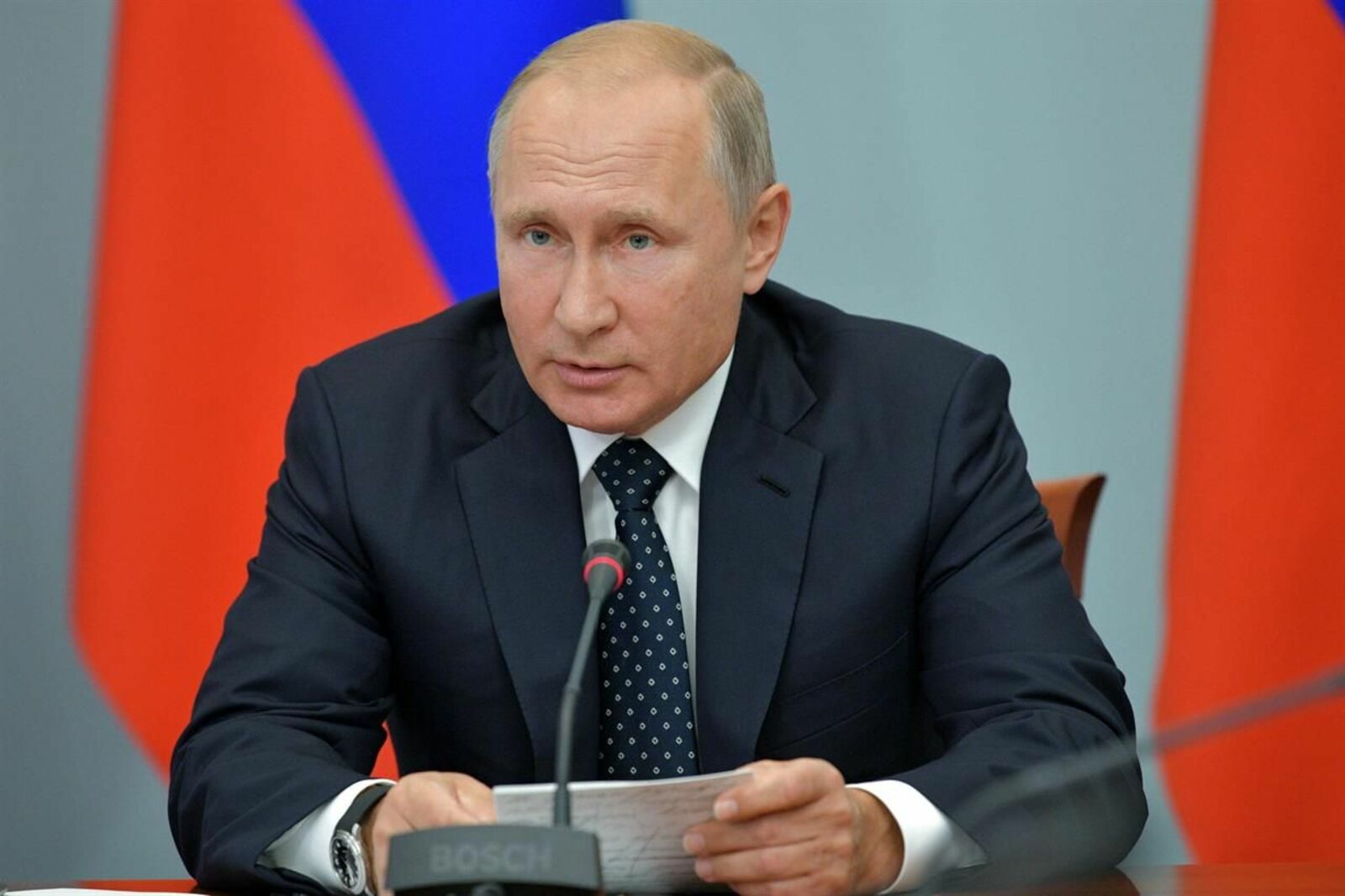 Владимир Путин поздравил сотрудников органов внутренних дел с профессиональным праздником