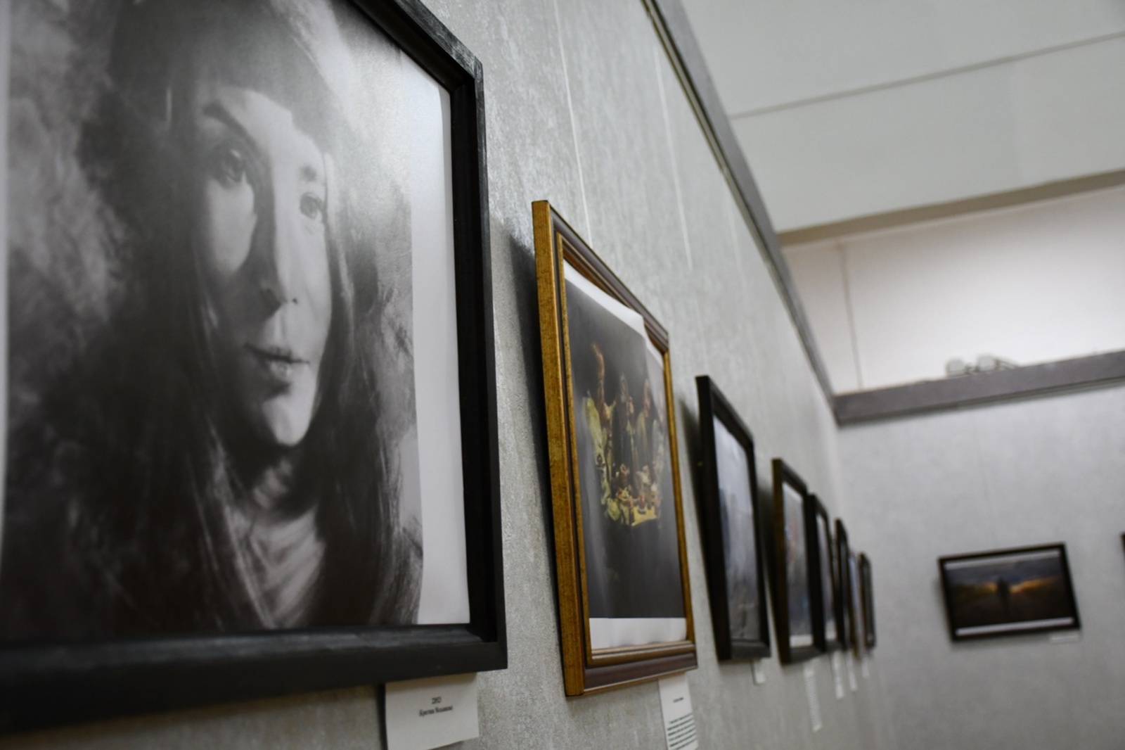 Һүрәттәрендә – заман Ҡаһармандары