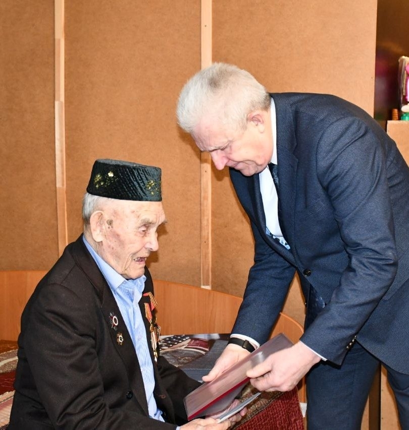 Бер быуатлыљ ғүмер байрамы