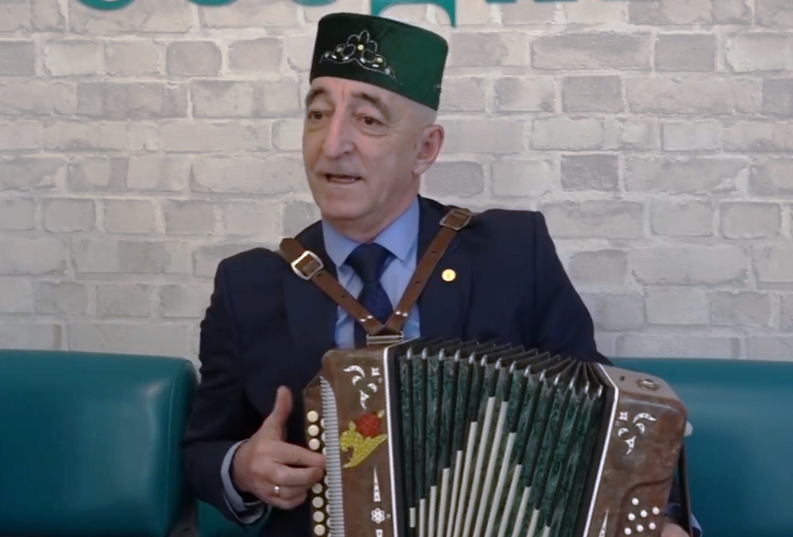 Хәтерҙәрҙе ул һәр  саҡ  тере кеүек